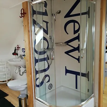 Апартаменты Hubsche Klimatisierte Dachwohnung, Zentrale Lage Кассель